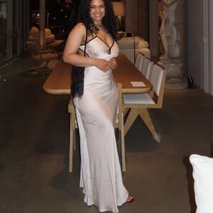 Fashion Nova Cream Satin Maxi Dress – Size M, Elegant & Sexy Fit